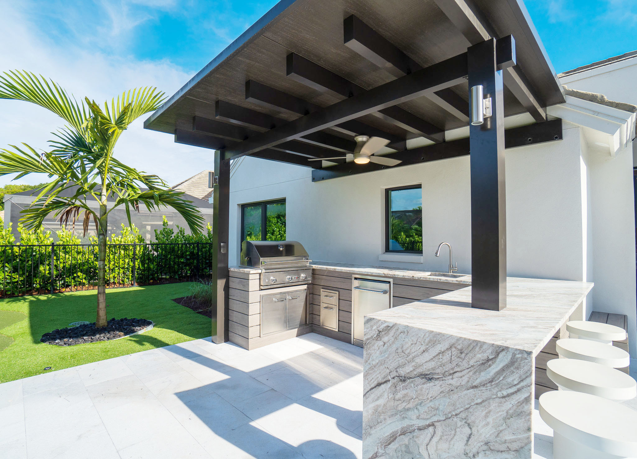 outside kitchen
