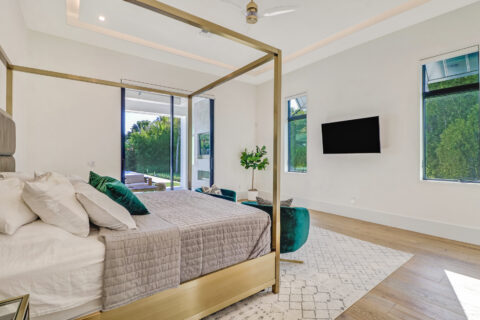 big main bedroom